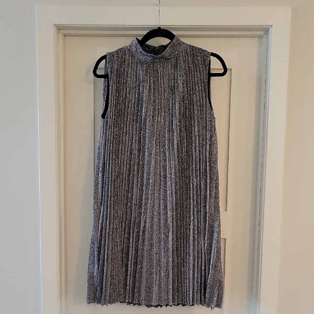 TheKorner Dress M NWT